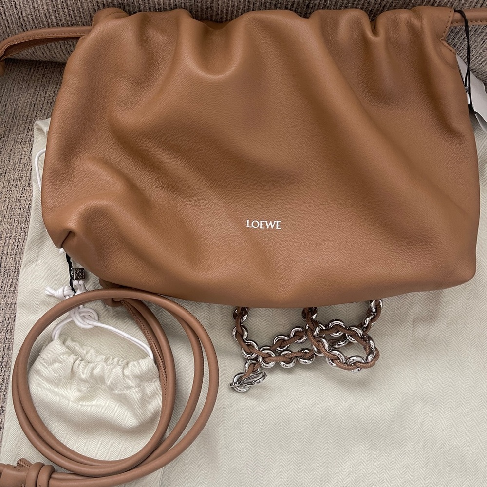 Loewe  Shoulder Bag with Chain Detail - Picture 5 of 9
